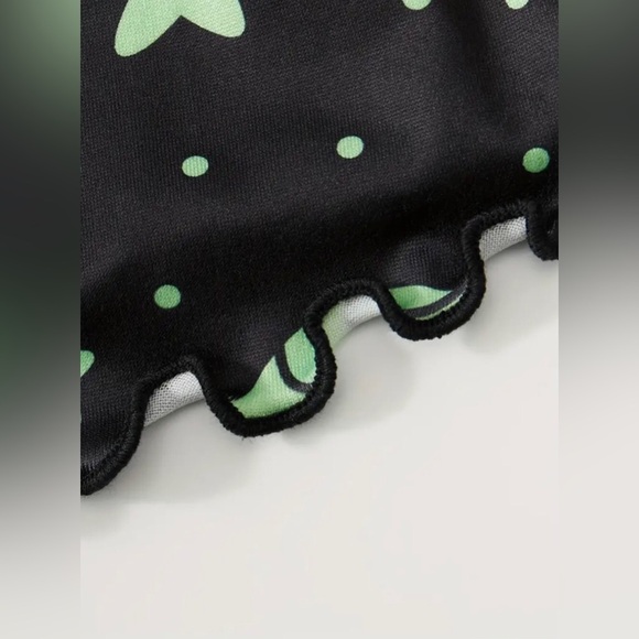 Womens Plus 2pc Black Green Alien Cropped Tank & Shorts Pajama Set - Picture 5 of 13